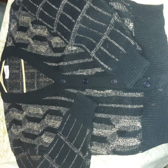 VTG mens button up cardigan. - Picture 6 of 7